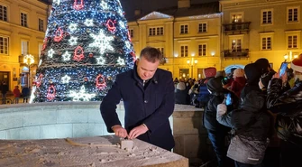 Miejska choinka rozbłysła w Rynku Trybunalskim