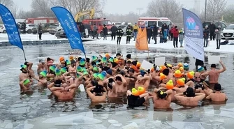 Zimna woda im niestraszna. Morsy opanowały "Słoneczko" (dużo zdjęć)