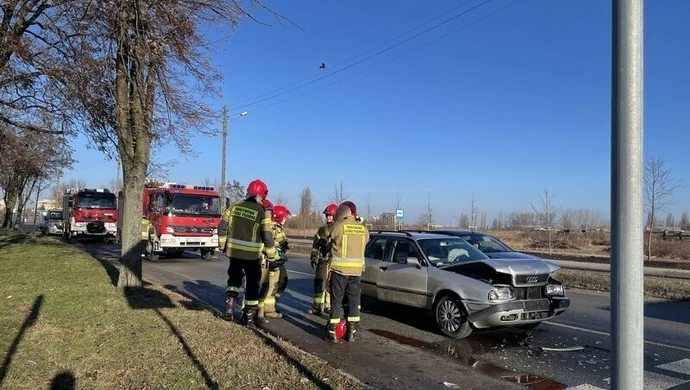 Nie wyhamował i uderzył (ZDJĘCIA)