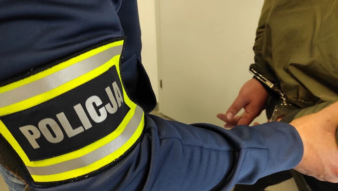 Wezwał policję, a sam był poszukiwany