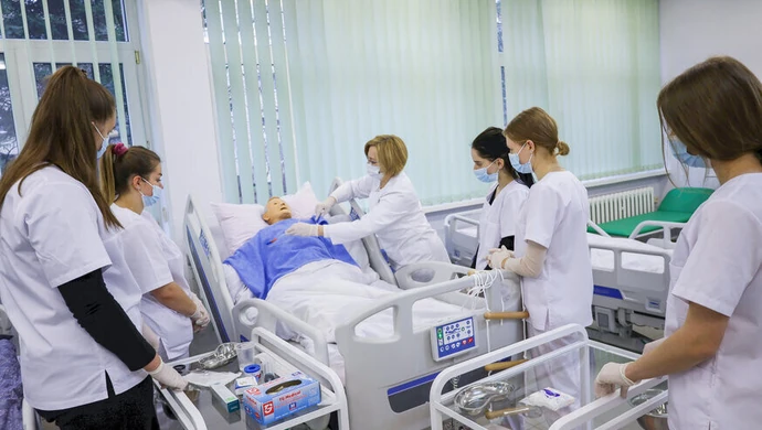 Pielęgniarstwo, i nie tylko – Uniwersytet Jana Kochanowskiego w Piotrkowie rośnie w siłę