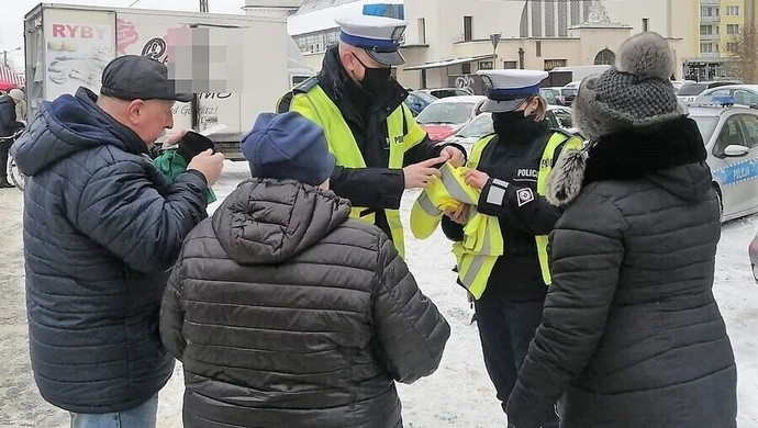 Wnuczku, wnuczko zadbaj o babcię i dziadka
