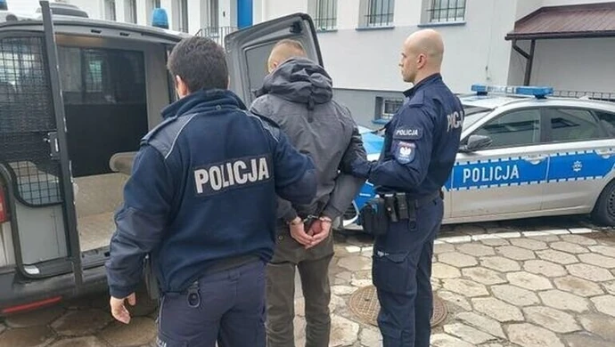 Poszukiwany wpadł przez brak maseczki