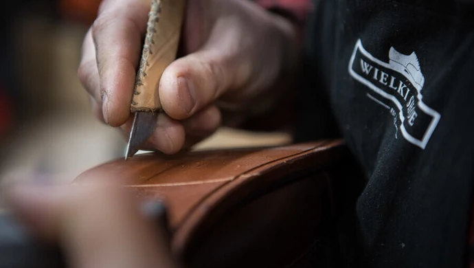 Wielki Shoe &#8211; warsztat zajmujący się kompleksową renowacją obuwia. Podaruj swoim butom drugie życie