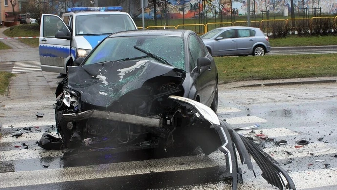 Zderzenie i potrącenie w al. Piłsudskiego [ZDJĘCIA]