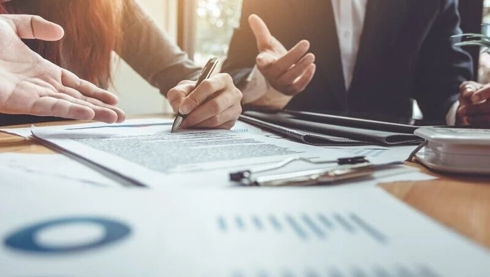 Jakie usługi mogą ułatwić prowadzenie firmy?