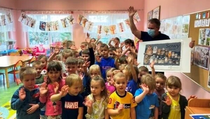 Przedszkolaki poznawały ptasie zwyczaje