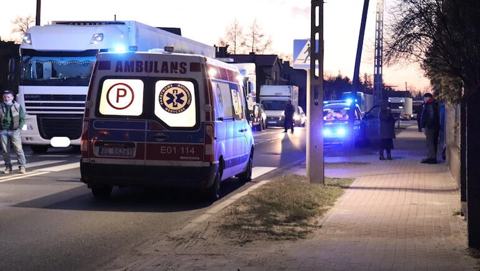 Potrącenie pieszego przez ciężarówkę