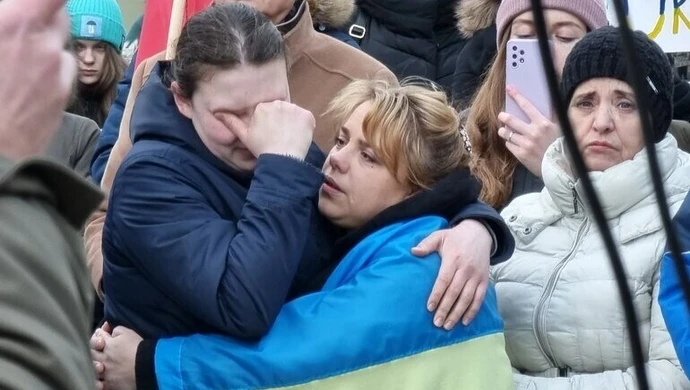 Setki osób przeszły w marszu milczenia ulicami Piotrkowa (zdjęcia)