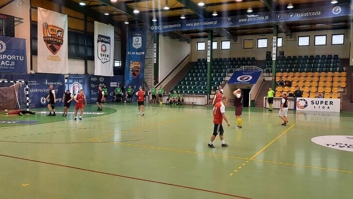 Pierwsza porażka lidera