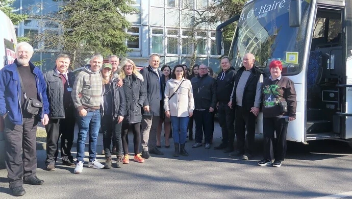 Przywieźli dary i zapraszają uchodźców do Irlandii