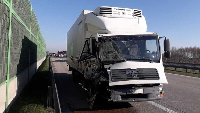 Śmiertelny wypadek na A1. Ciężarówka wjechała w ekipę drogowców