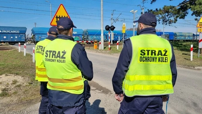 Zatrzymaj się przed torem - nie ryzykuj!