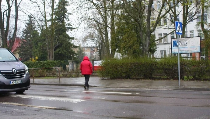 Potrącenie maturzystki na pasach