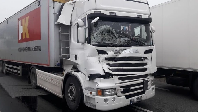 Zderzenie ciężarówek na DK 12