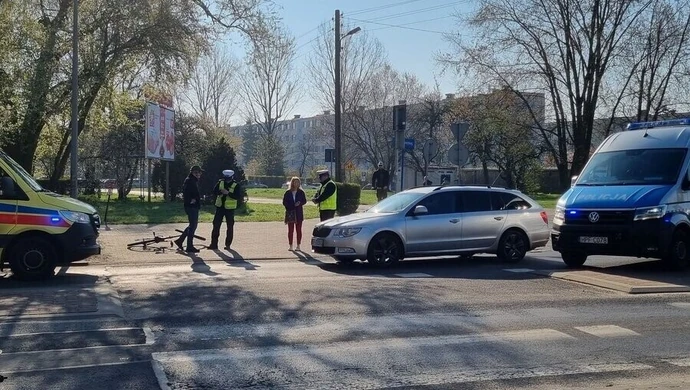 Potrącenie rowerzysty przy rondzie Osieckiej