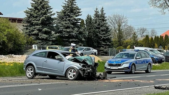 Groźny wypadek w Longinówce (ZDJĘCIA)