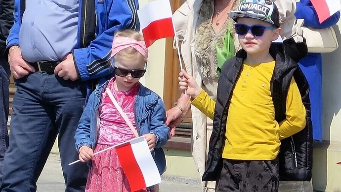 Piotrków tłumnie uczcił Święto Konstytucji (DUŻO ZDJĘĆ)