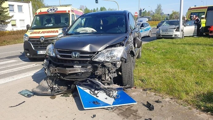 Groźne zderzenie na Sikorskiego [ZDJĘCIA]