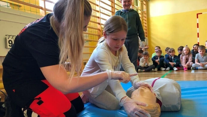 Pierwsza pomoc w "trzynastce"