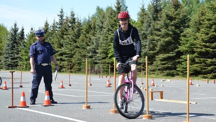 Rywalizują i uczą się bezpieczeństwa na drodze [ZDJĘCIA]