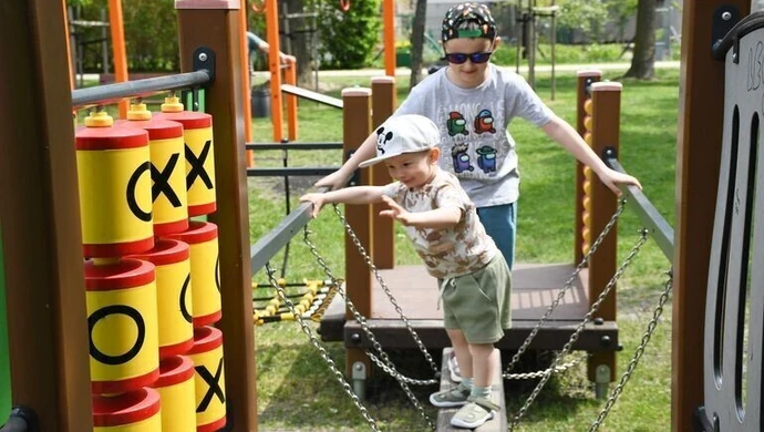 Będzie więcej atrakcji na placu zabaw przy Rzecznej