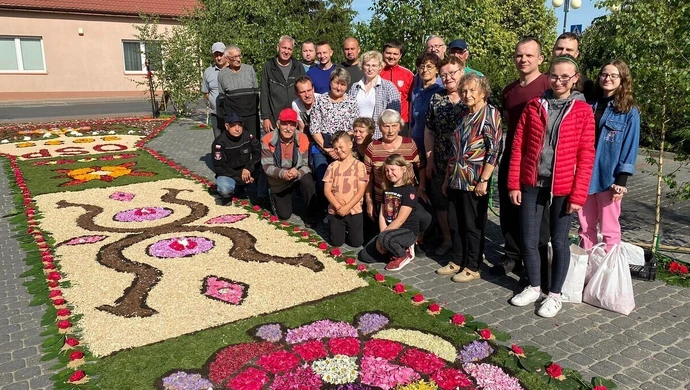 Kwietny dywan w Wolborzu [ZDJĘCIA]