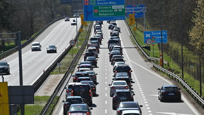 Eksperci: producenci gotowi na zakaz sprzedaży aut spalinowych od 2035 r., infrastruktura nie