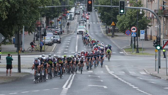 Kolarze przemknęli przez Piotrków i region [ZDJĘCIA]