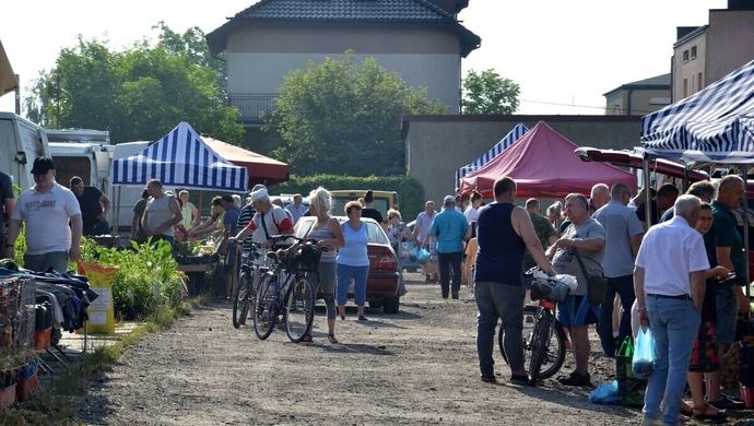 Czy targowisko przy Bawełnianej przetrwa? (ZDJĘCIA)