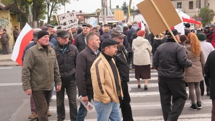 Protestujący blokują drogę