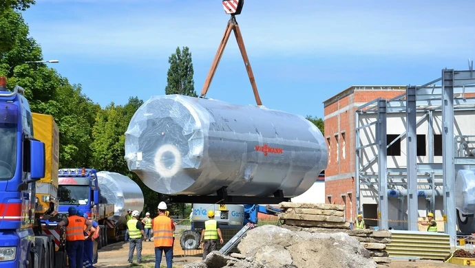 Olbrzymia "przesyłka" dotarła do Piotrkowa