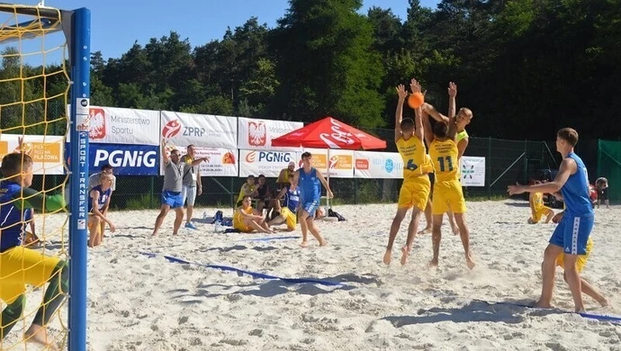 Najlepsi młodzi szczypiorniści grają w Sulejowie