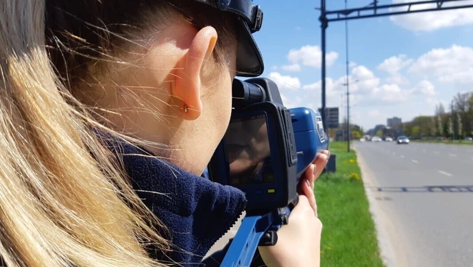 Więcej policji na drogach