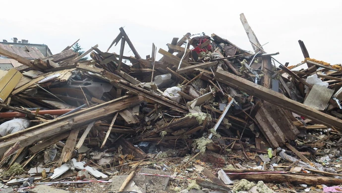 Zburzyli i zostawili