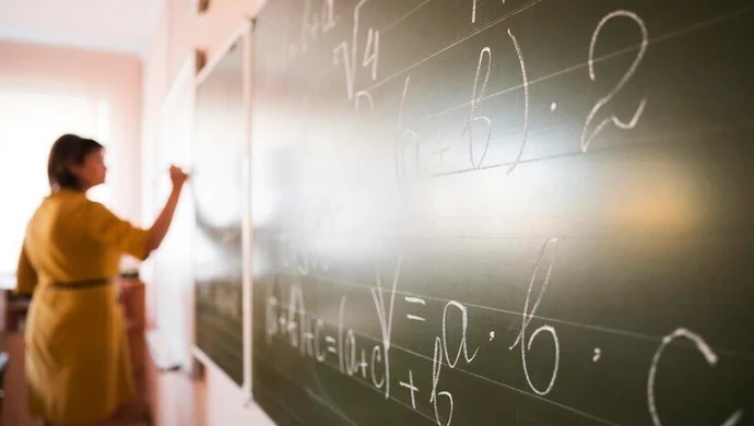 Nauczyciele i inżynierowie poszukiwani