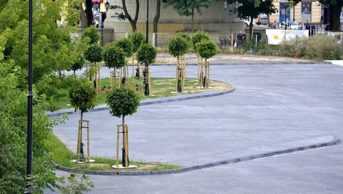 Powiatowe Centrum Przesiadkowe już niemal gotowe (ZDJĘCIA)