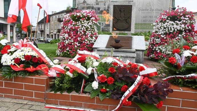 Upamiętniono bohaterów "Cudu nad Wisłą" (ZDJĘCIA)