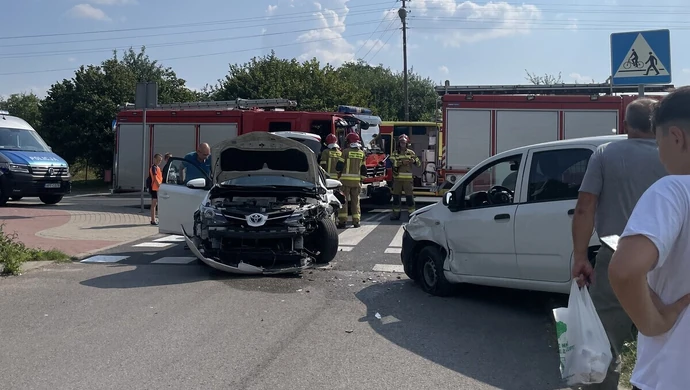 Zderzenie dwóch pojazdów (ZDJĘCIA)