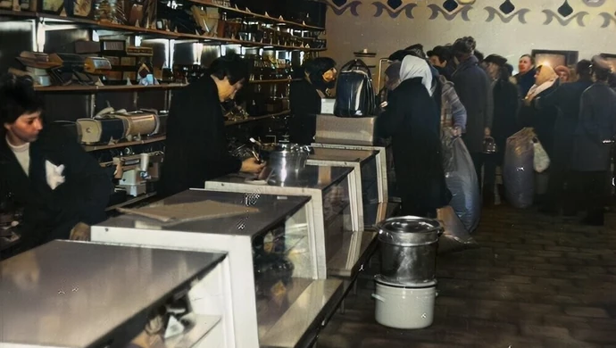 Za czym kolejka ta stoi, czyli wspomnień czar