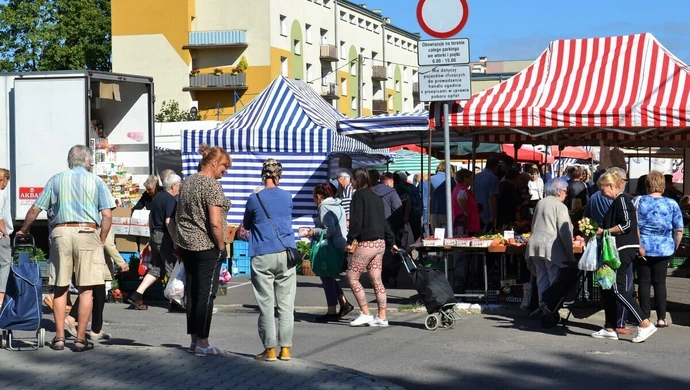 Czas na weki. Odwiedziliśmy piotrkowski rynek [ZDJĘCIA I AUDIO]