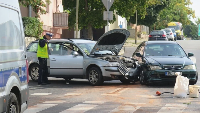Zderzenie osobówek obok Mediateki
