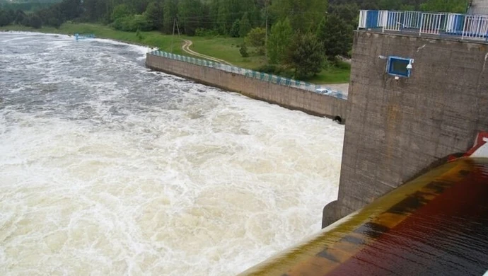 Spuszczają wodę z Zalewu Sulejowskiego
