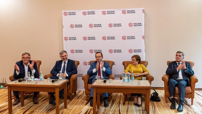 Woźniak: kryzys energetyczny uderzy w samorządy; Ortyl: trzeba być gotowym na malejący strumień funduszy UE