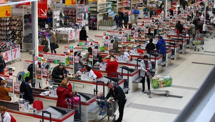 Badanie: niemal 1/3 Polaków oszczędza "na wszystkim"