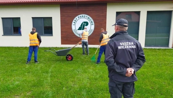 Więźniowie posprzątali w Kole