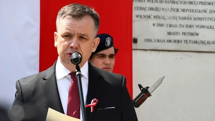 Posłowie zdecydowali. Prezydent porządzi dłużej