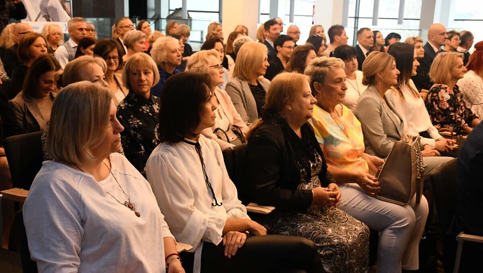 Nagrody dla piotrkowskich nauczycieli [ZDJĘCIA]