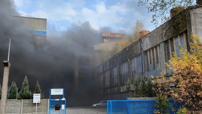 Pożar na terenie dawnej Kary [ZDJĘCIA]