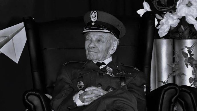 Zmarł John Benett